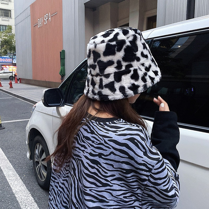 Collier Cow Print Cozy Bucket Hat